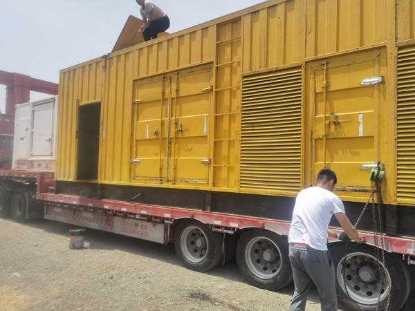 临颍除了负载情况和发动机维护，还有哪些因素会影响 200kw 柴油发电机的油耗？