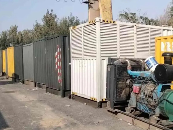 临颍200KW柴油发电机机组每小时油耗是多少？